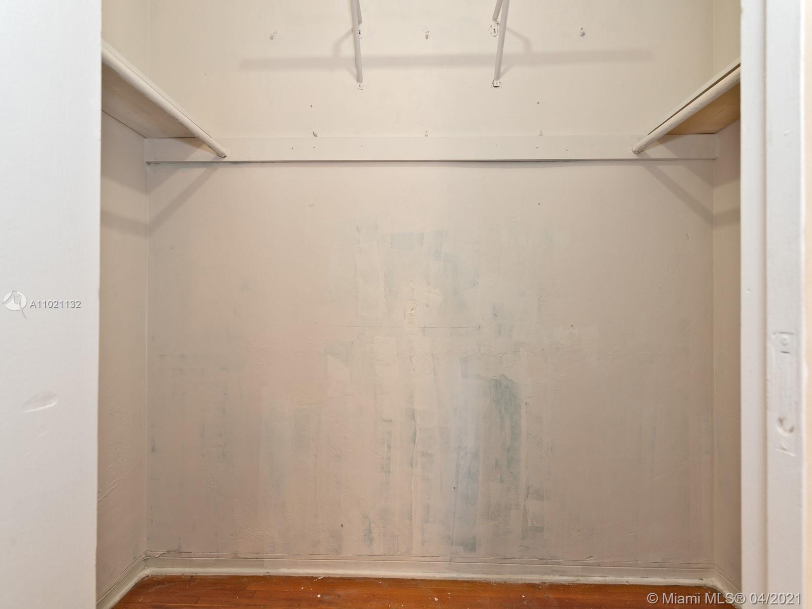 See details / 1762 sq. ft. $ 2021-03-31 0 Photo