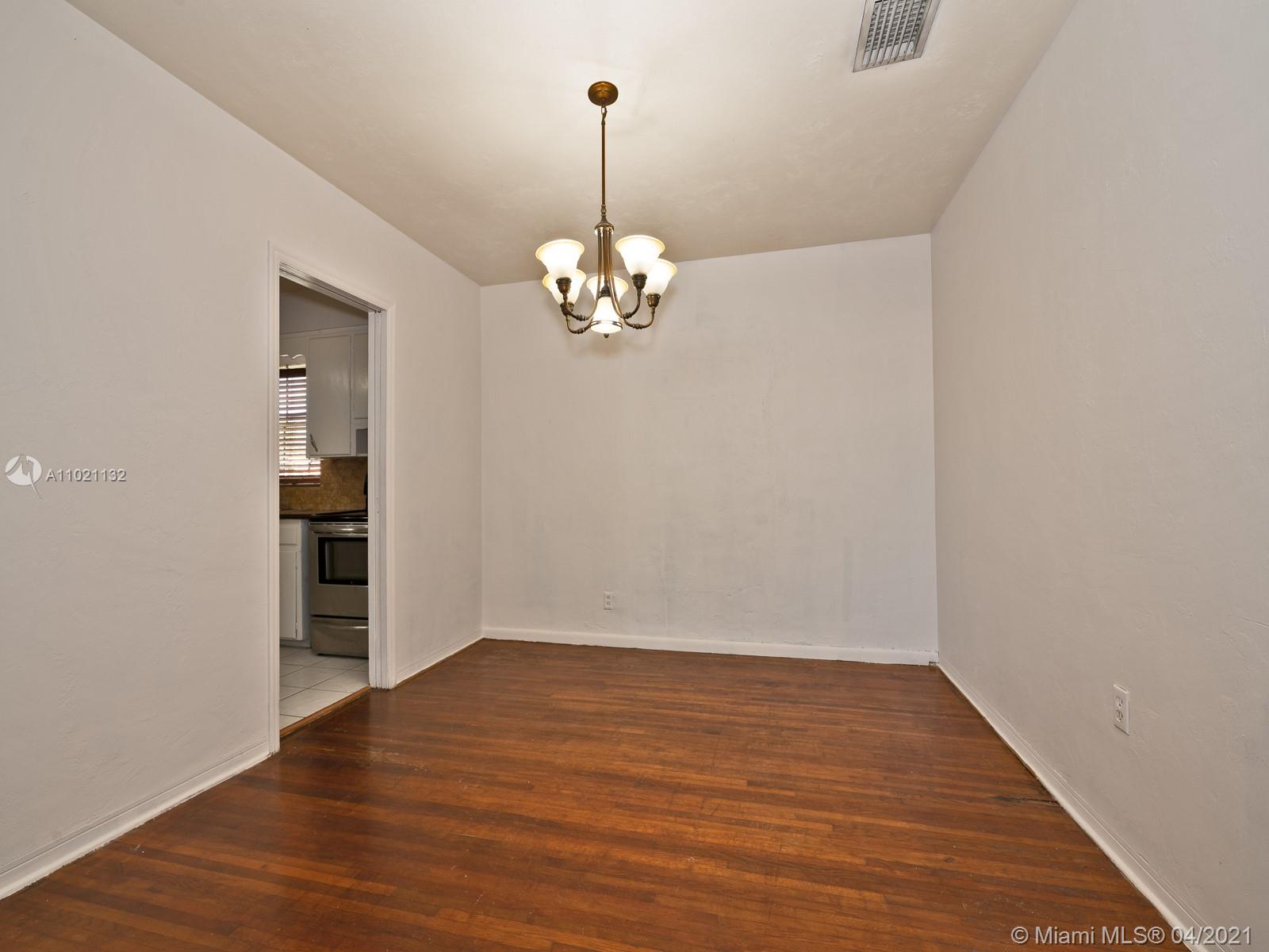 See details / 1762 sq. ft. $ 2021-03-31 0 Photo