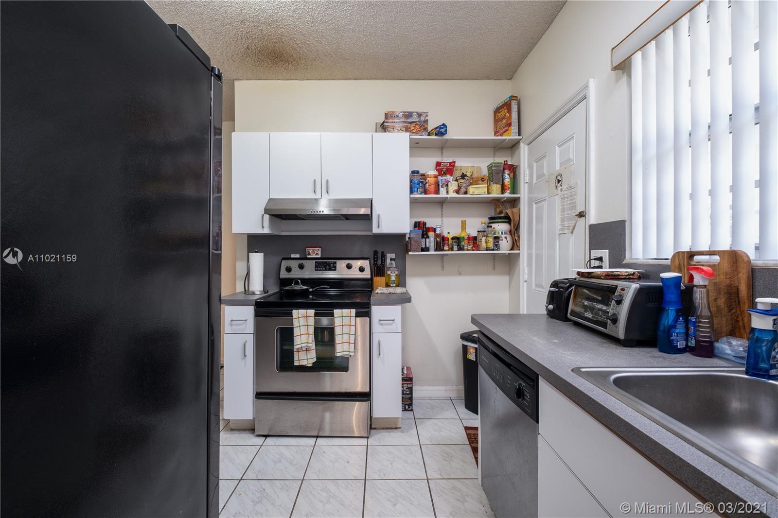 See details / 2468 sq. ft. $ 2021-03-31 0 Photo