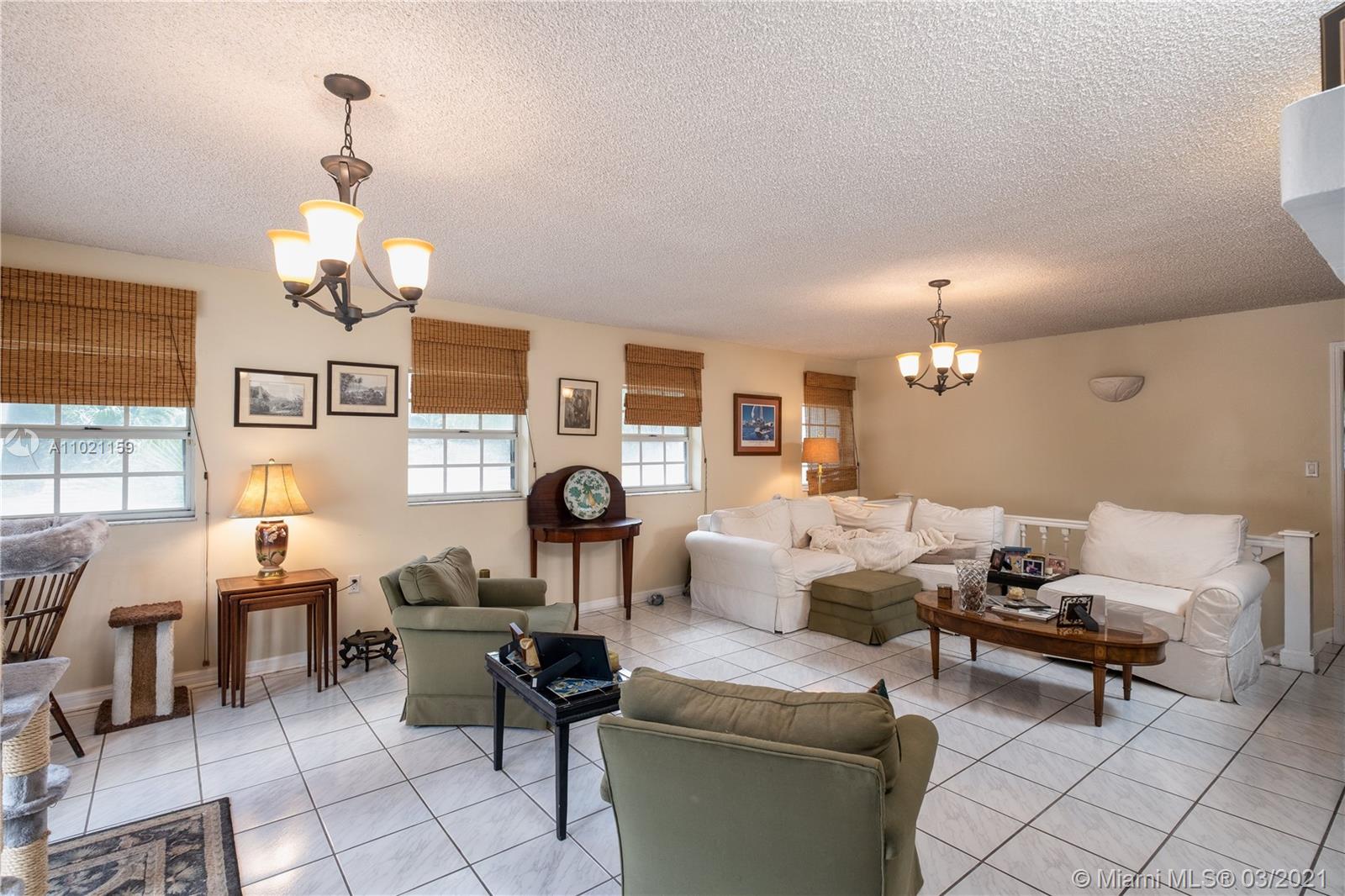 See details / 2468 sq. ft. $ 2021-03-31 0 Photo