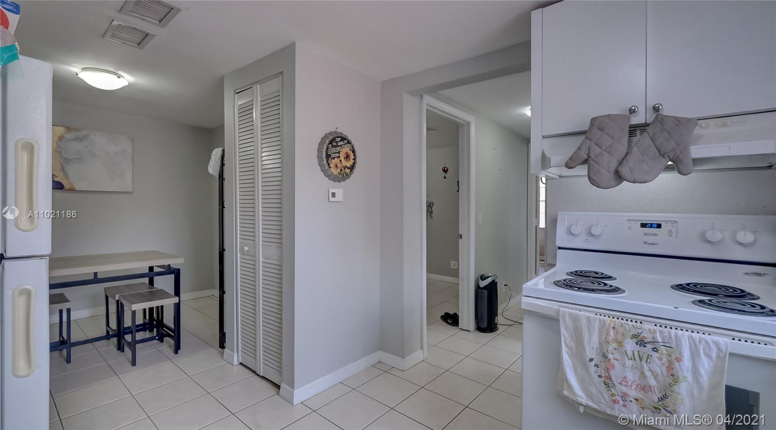 See details / 2624 sq. ft. $ 2021-03-31 0 Photo
