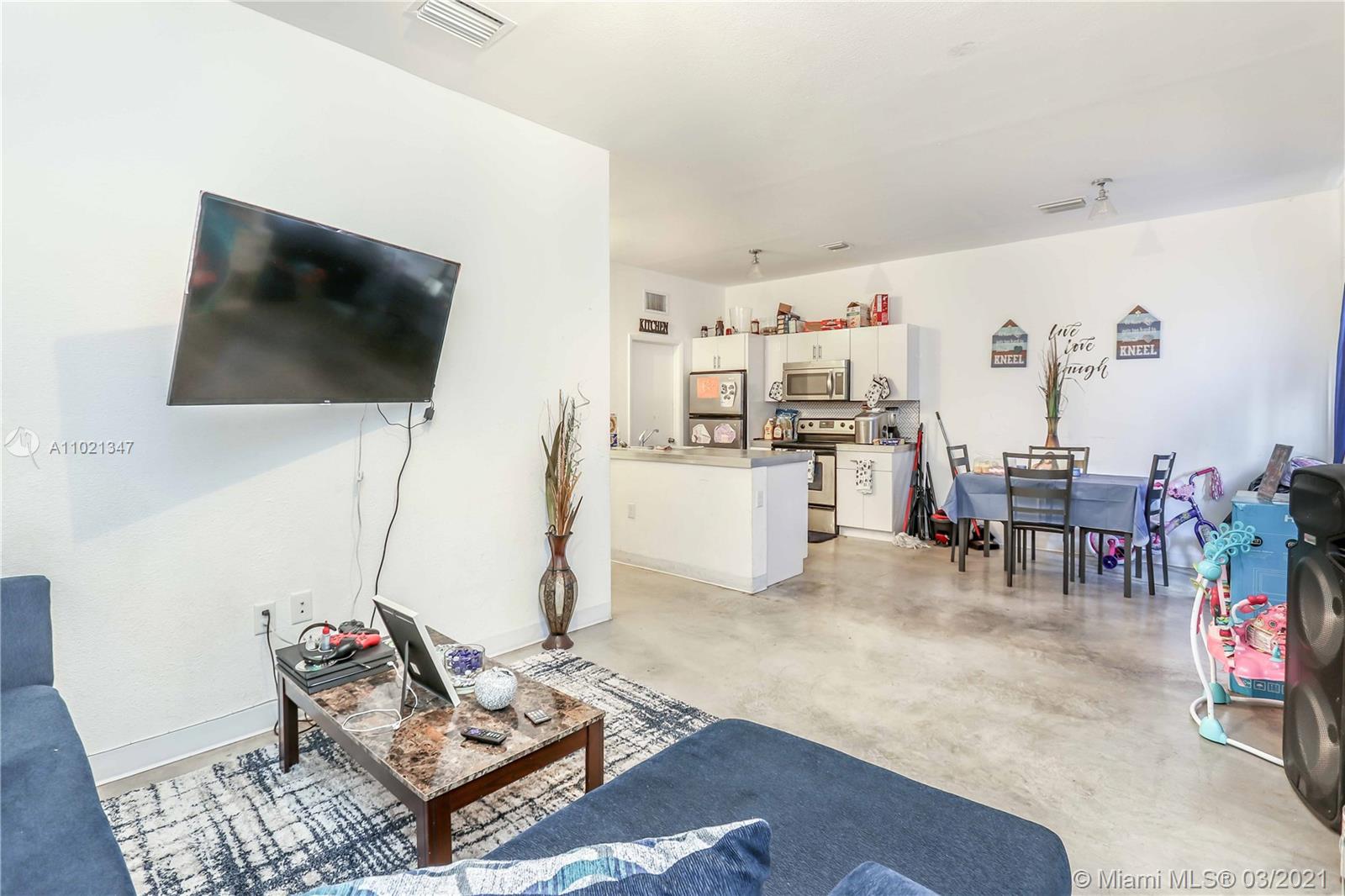 See details / 2228 sq. ft. $ 2021-03-31 0 Photo