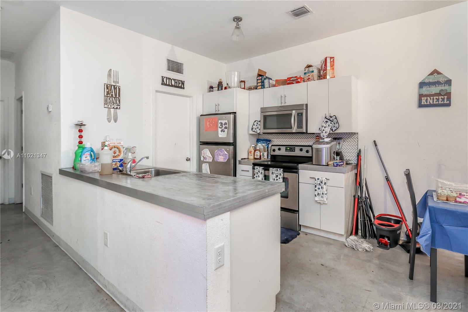See details / 2228 sq. ft. $ 2021-03-31 0 Photo