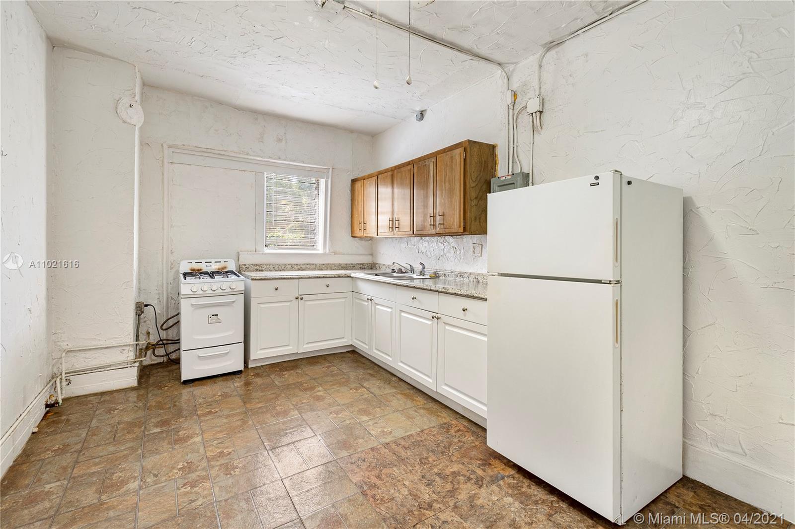 See details 17 / sq. ft. $ 2021-04-01 0 Photo