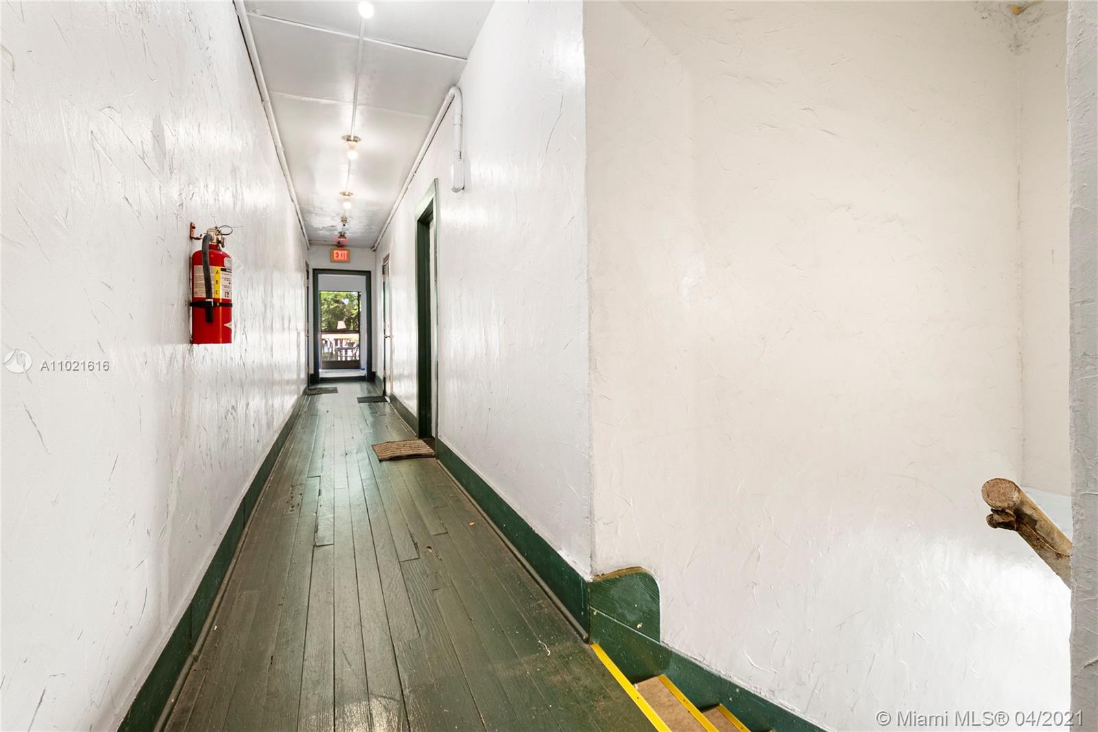 See details 17 / sq. ft. $ 2021-04-01 0 Photo
