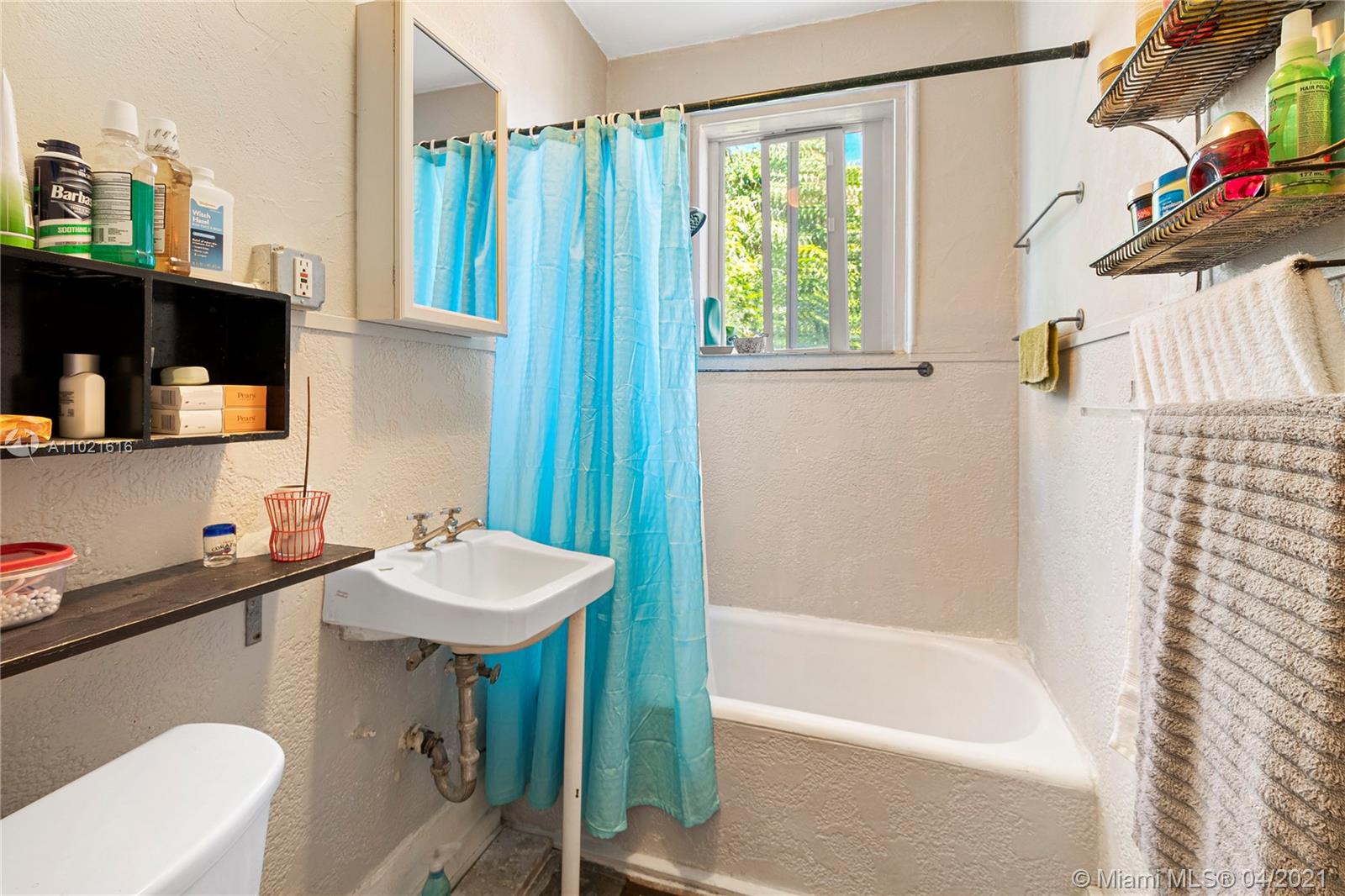 See details 17 / sq. ft. $ 2021-04-01 0 Photo