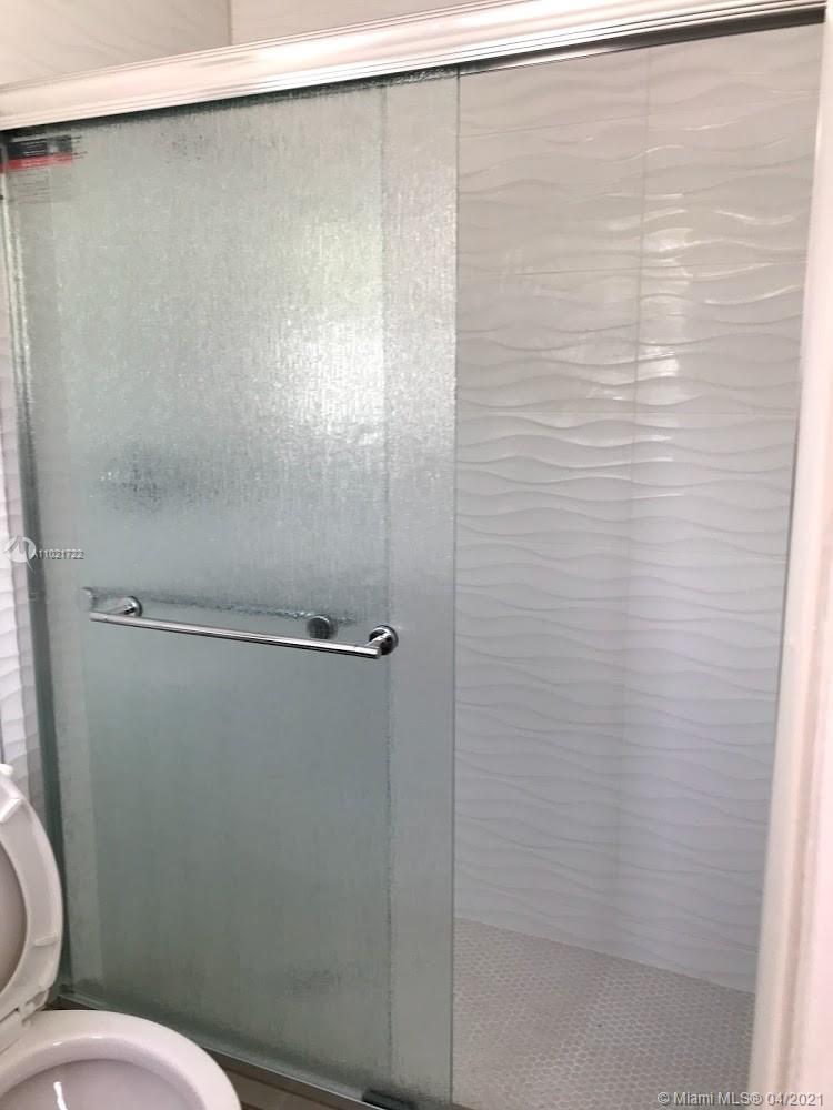 See details / 8202 sq. ft. $ 2021-04-01 0 Photo