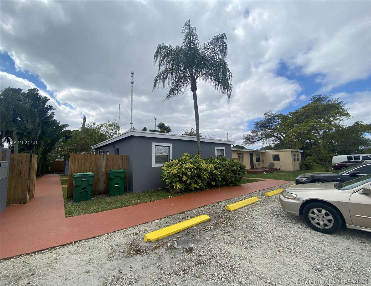 See details / sq. ft. $ 2021-04-01 0 Photo