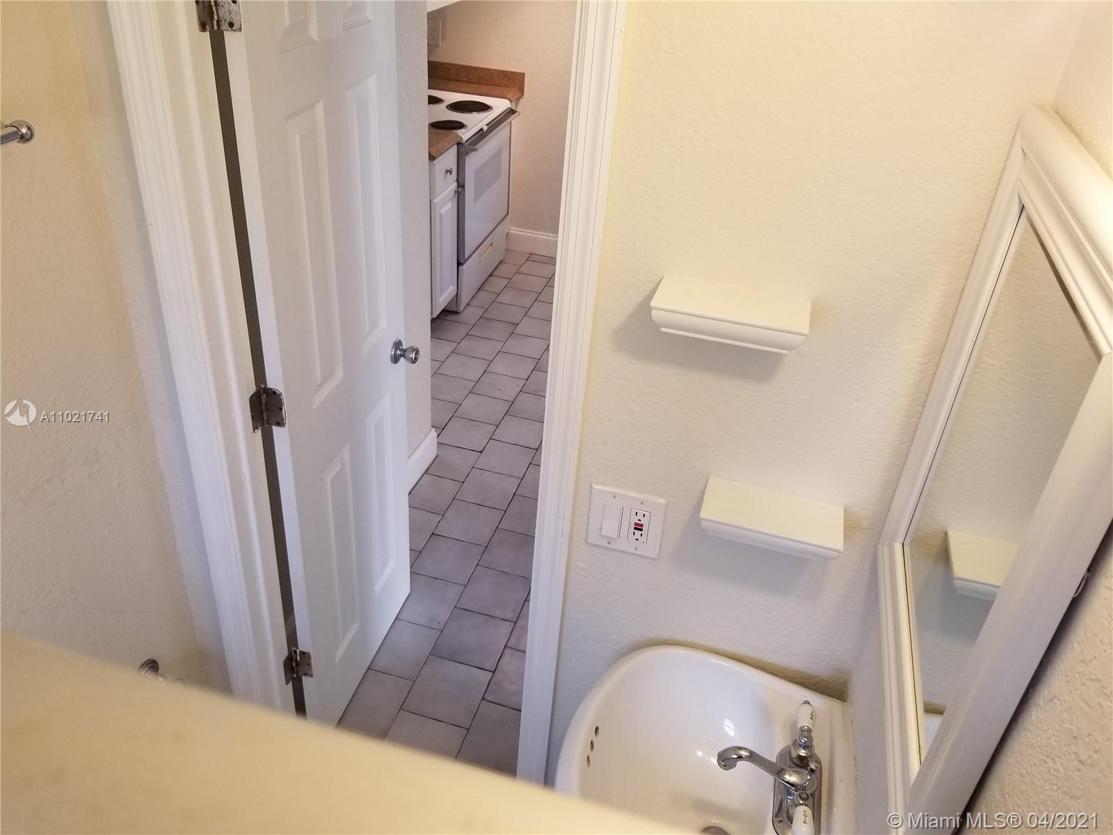 See details / sq. ft. $ 2021-04-01 0 Photo