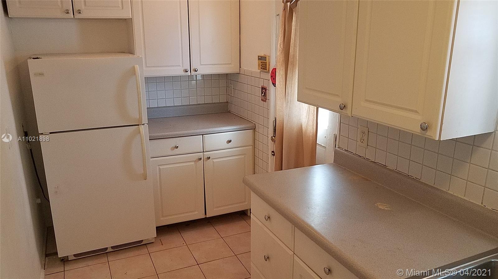 See details / 1291 sq. ft. $ 2021-04-01 0 Photo