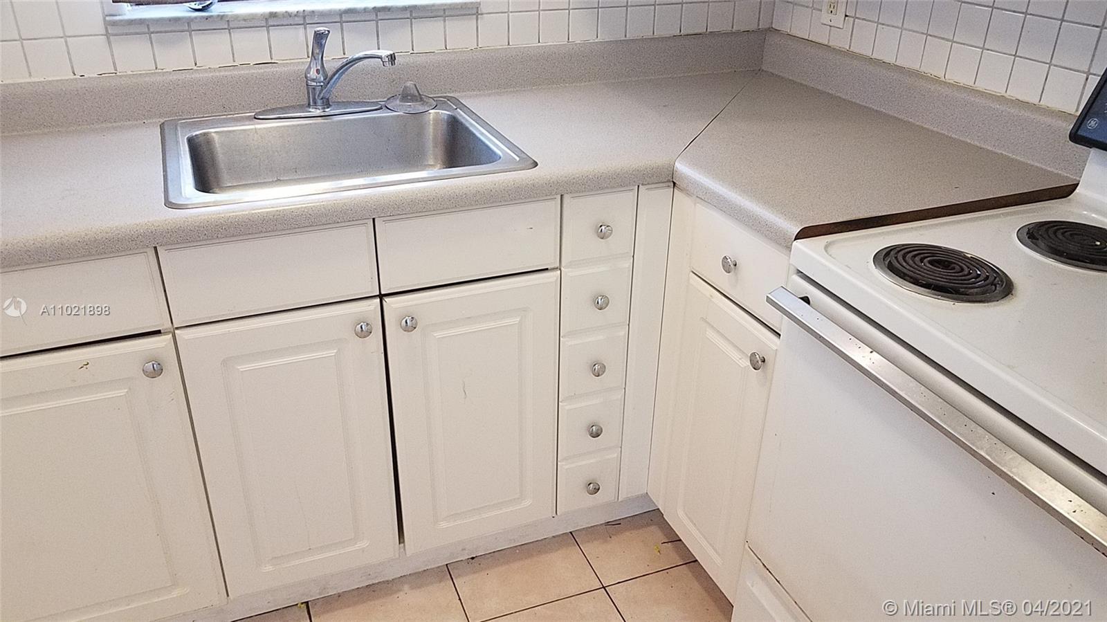 See details / 1291 sq. ft. $ 2021-04-01 0 Photo