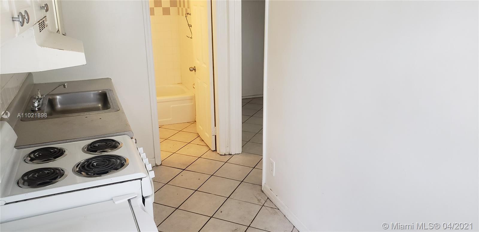 See details / 1291 sq. ft. $ 2021-04-01 0 Photo