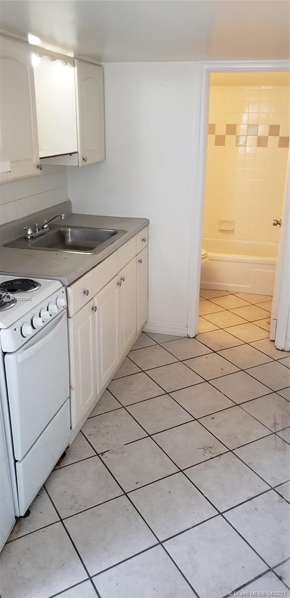 See details / 1291 sq. ft. $ 2021-04-01 0 Photo