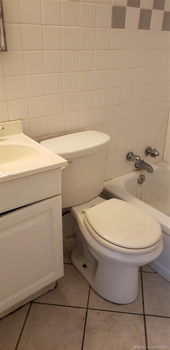 See details / 1291 sq. ft. $ 2021-04-01 0 Photo