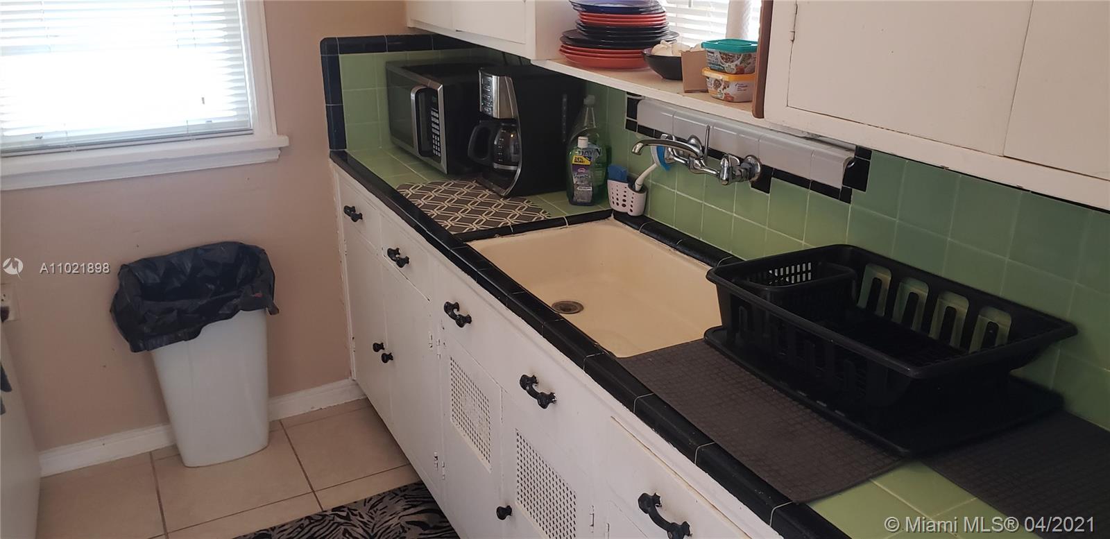 See details / 1291 sq. ft. $ 2021-04-01 0 Photo