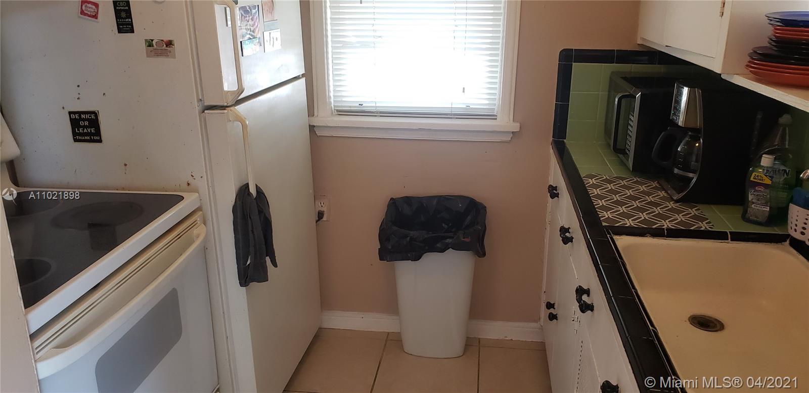 See details / 1291 sq. ft. $ 2021-04-01 0 Photo