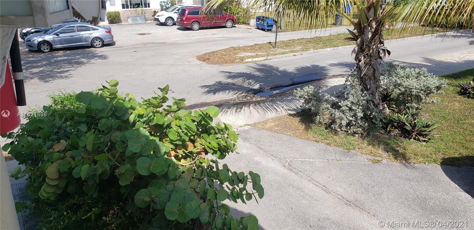 See details / 1291 sq. ft. $ 2021-04-01 0 Photo