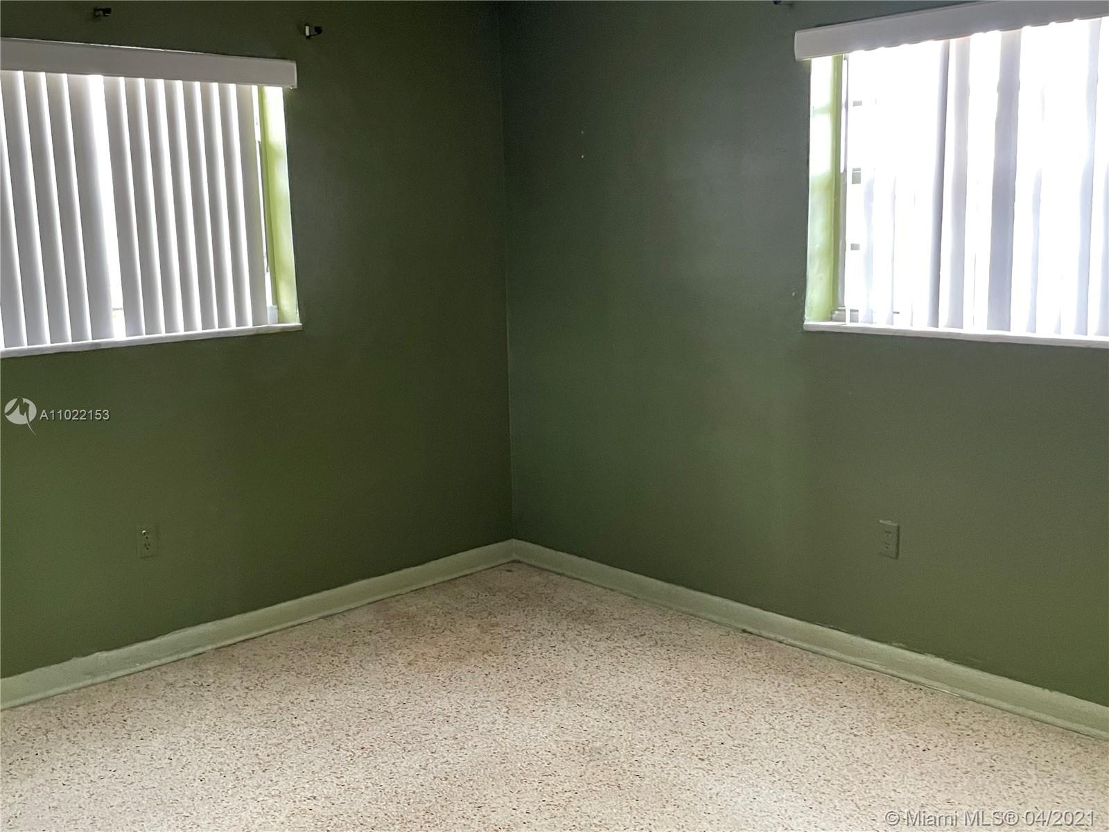 See details / 3285 sq. ft. $ 2021-04-05 0 Photo