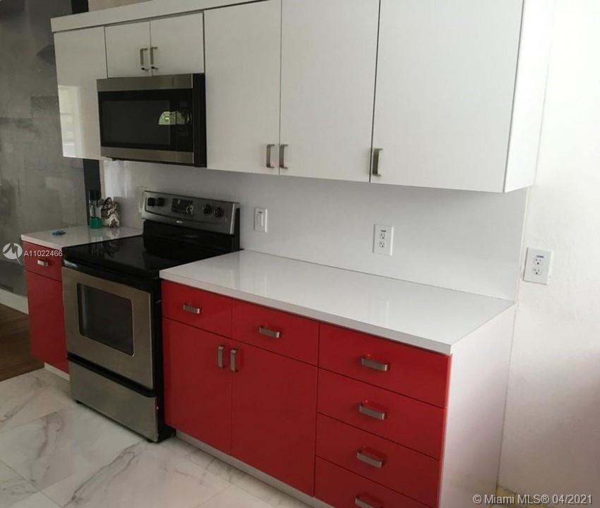 See details / 3080 sq. ft. $ 2021-04-02 0 Photo