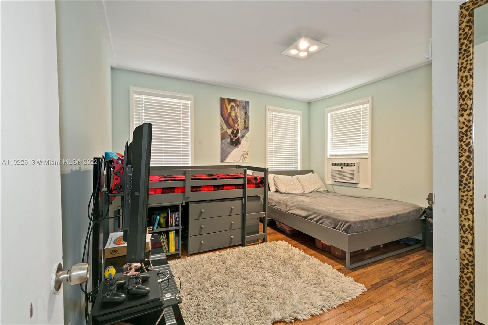 See details / 2338 sq. ft. $ 2021-04-03 0 Photo