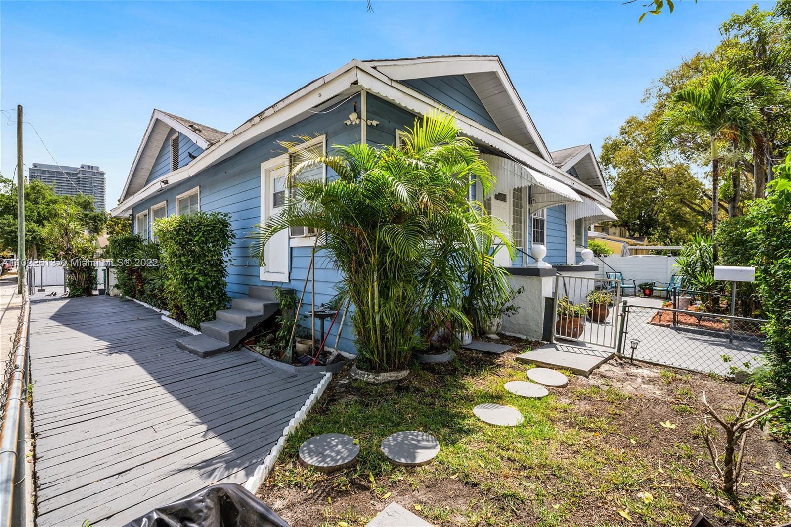 See details / 2338 sq. ft. $ 2021-04-03 0 Photo