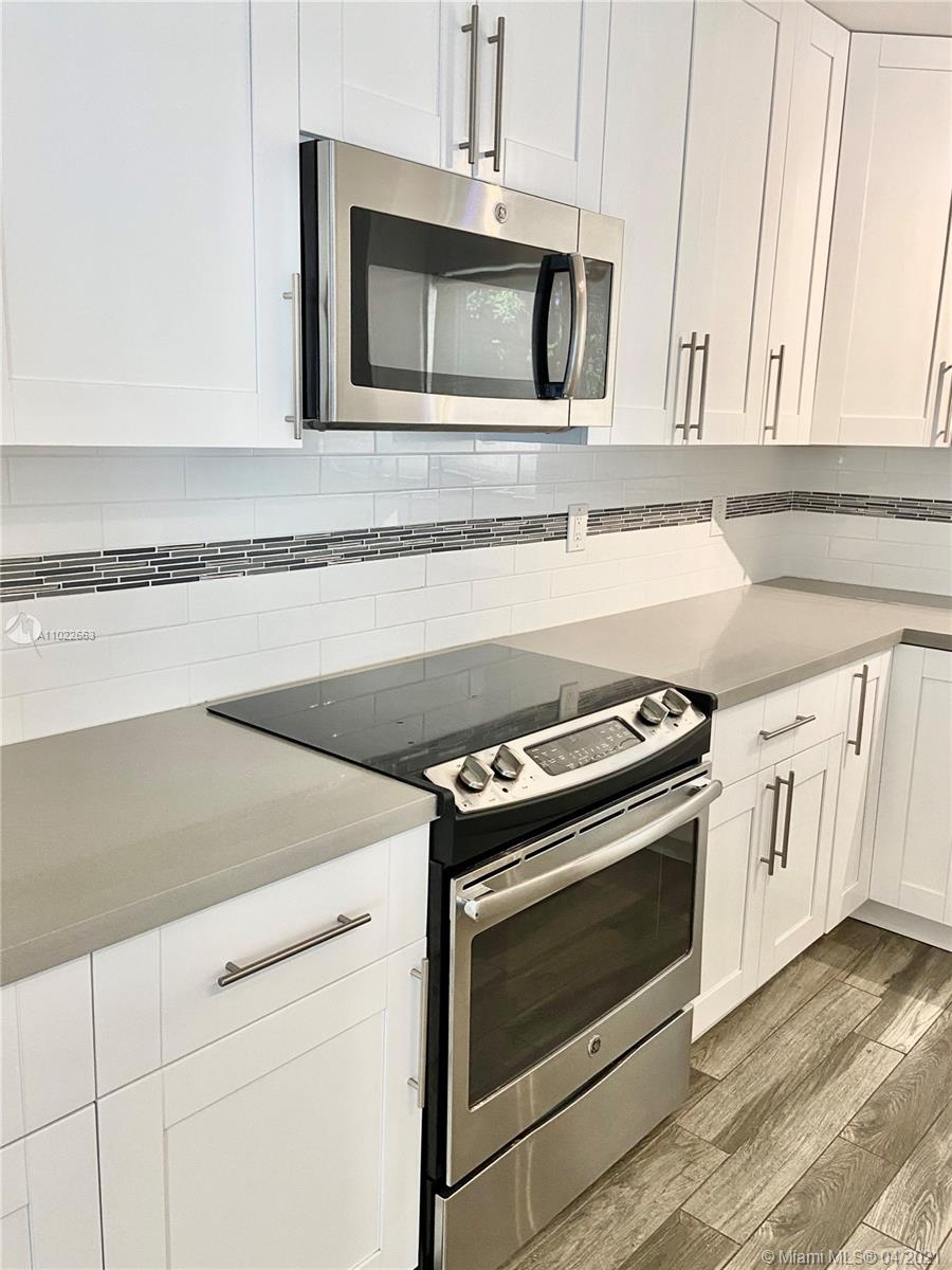 See details / 2903 sq. ft. $ 2021-04-03 0 Photo