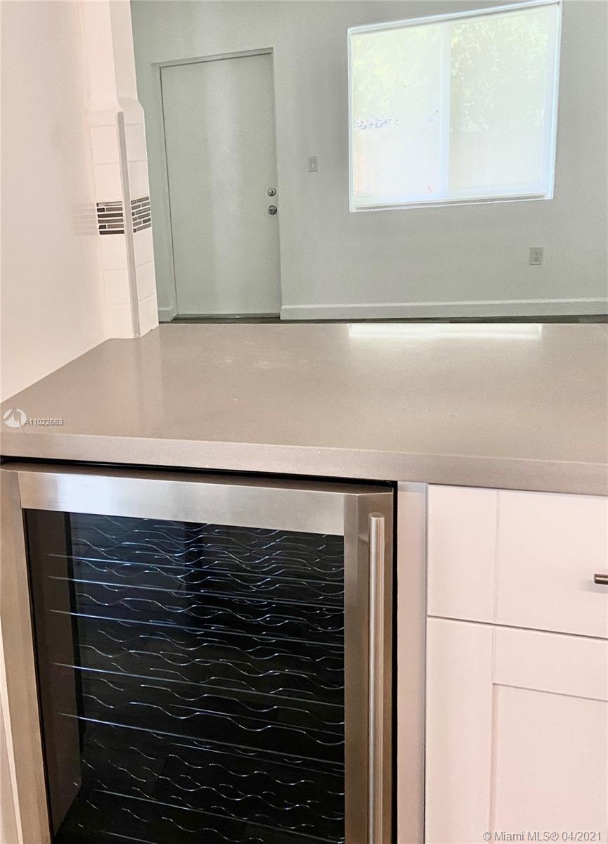 See details / 2903 sq. ft. $ 2021-04-03 0 Photo