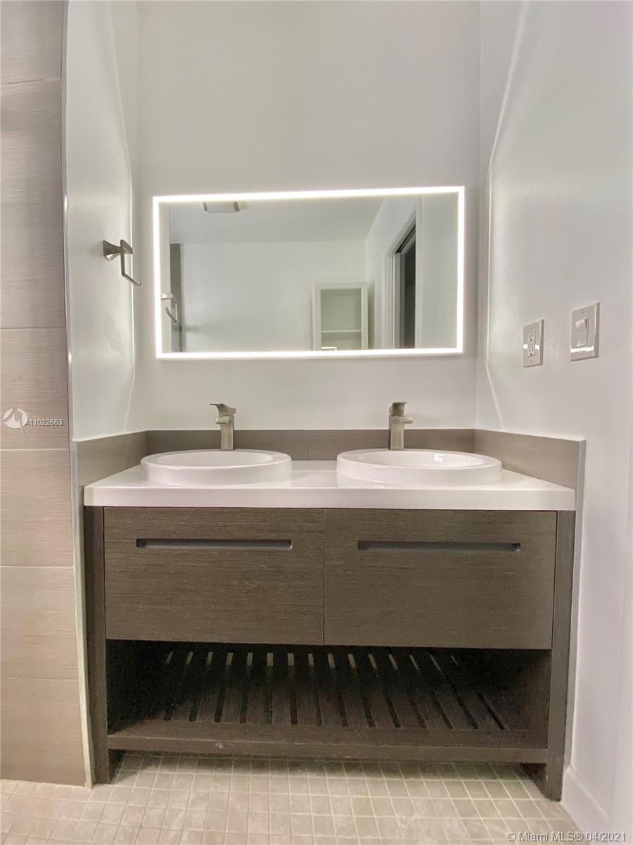 See details / 2903 sq. ft. $ 2021-04-03 0 Photo