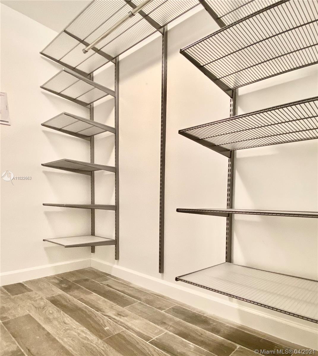 See details / 2903 sq. ft. $ 2021-04-03 0 Photo