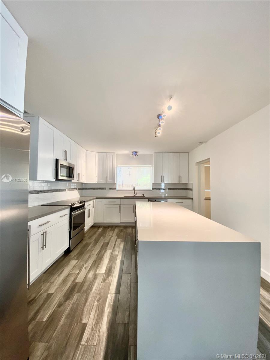 See details / 2903 sq. ft. $ 2021-04-03 0 Photo