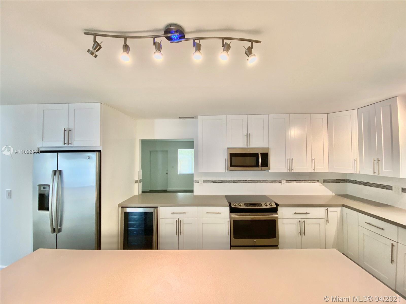 See details / 2903 sq. ft. $ 2021-04-03 0 Photo