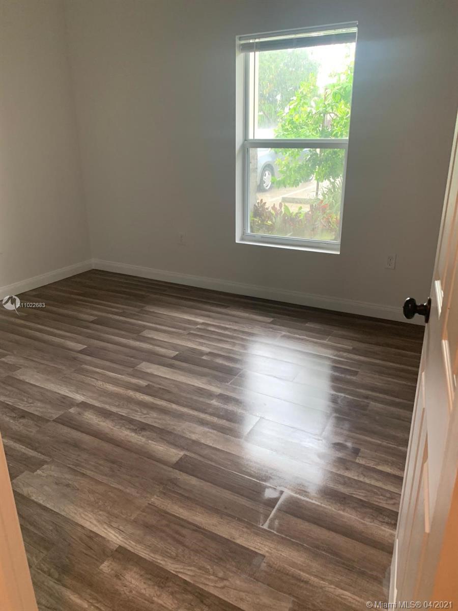 See details / sq. ft. $ 2021-04-04 0 Photo