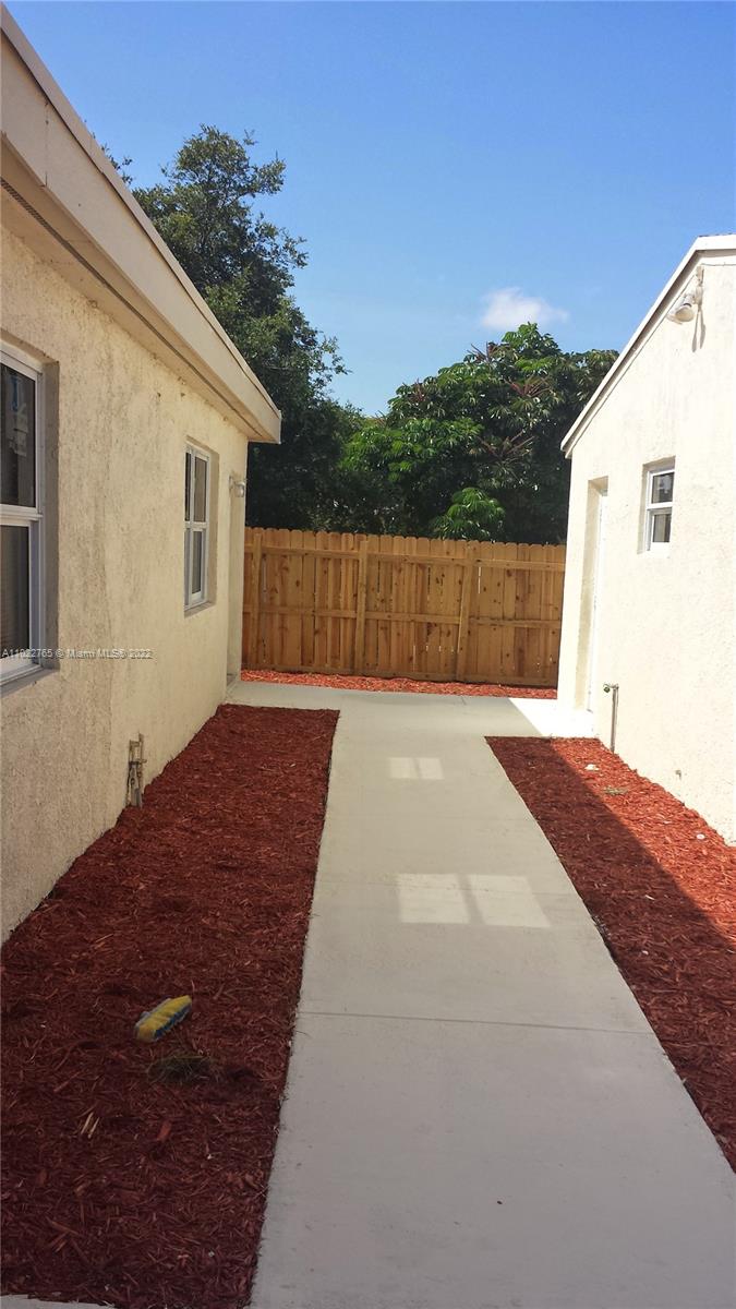 See details / 1900 sq. ft. $ 2021-04-04 0 Photo