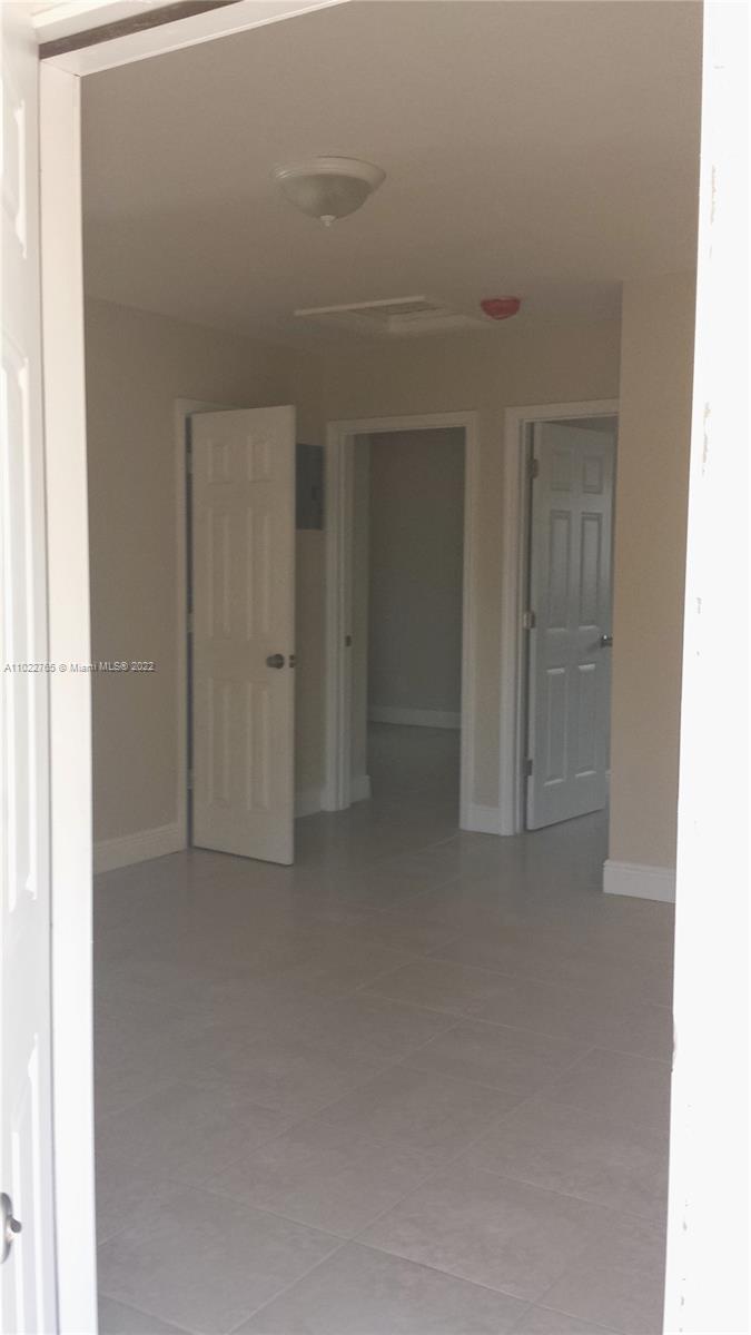 See details / 1900 sq. ft. $ 2021-04-04 0 Photo
