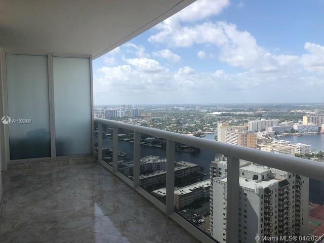 See details 3307 2 / 3 1571 sq. ft. $ 2021-04-05 0 Photo