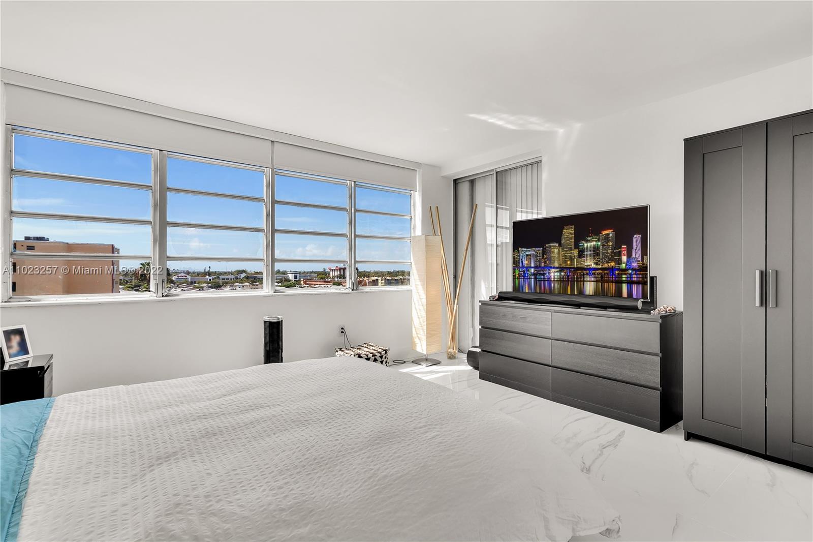 1750 191st St 7102,High Rise, Condominium, Condo 5+ Stories, Condo, Jade Winds Groupdaisy Ga