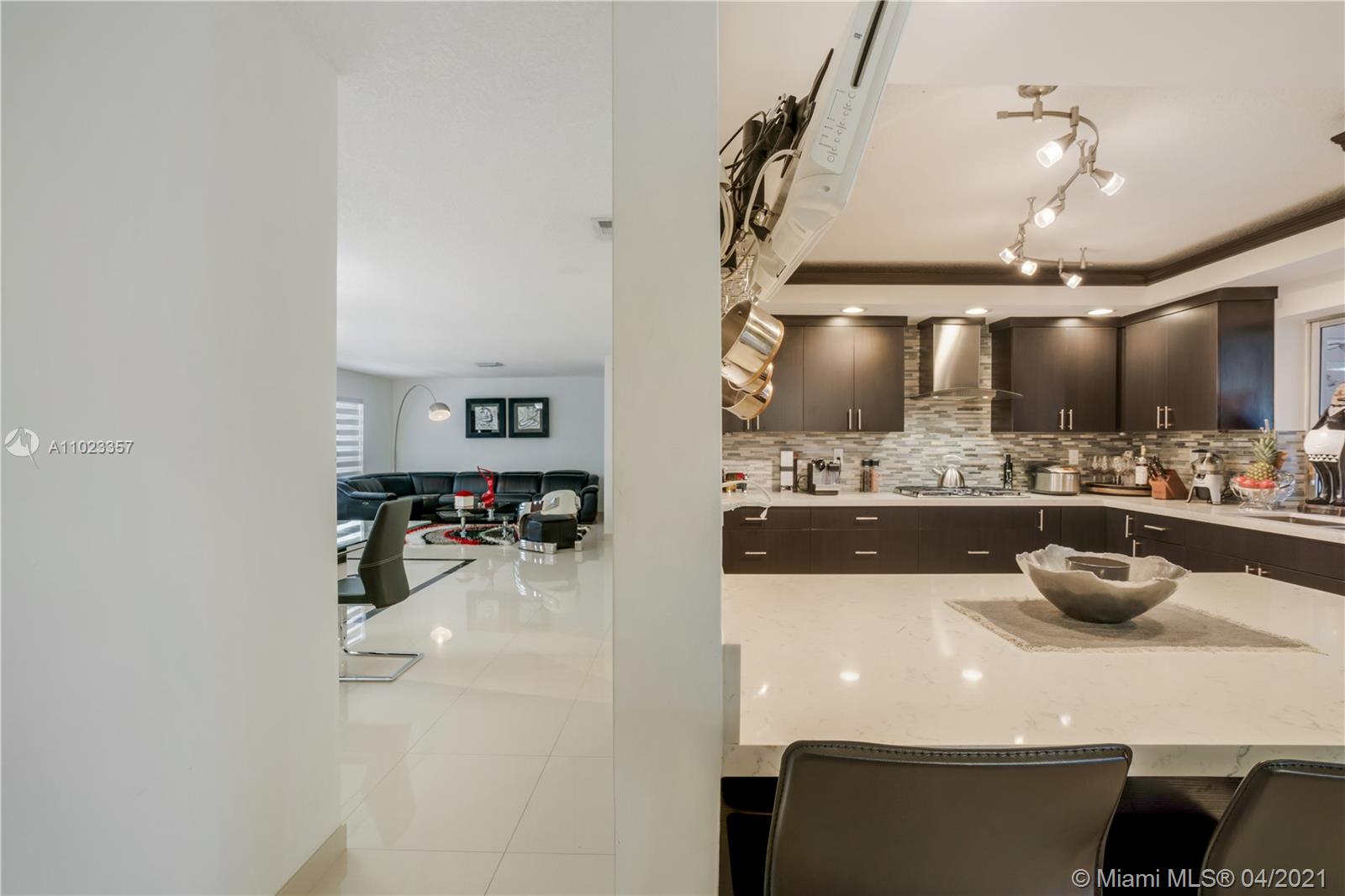 See details 3 / 2 2440 sq. ft. $ 2021-04-05 0 Photo