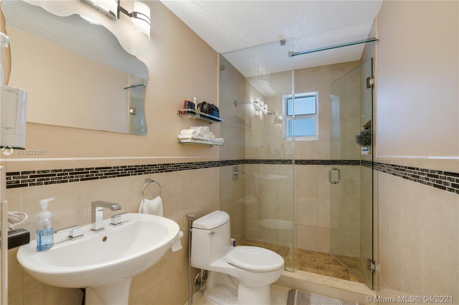 See details 3 / 2 2440 sq. ft. $ 2021-04-05 0 Photo