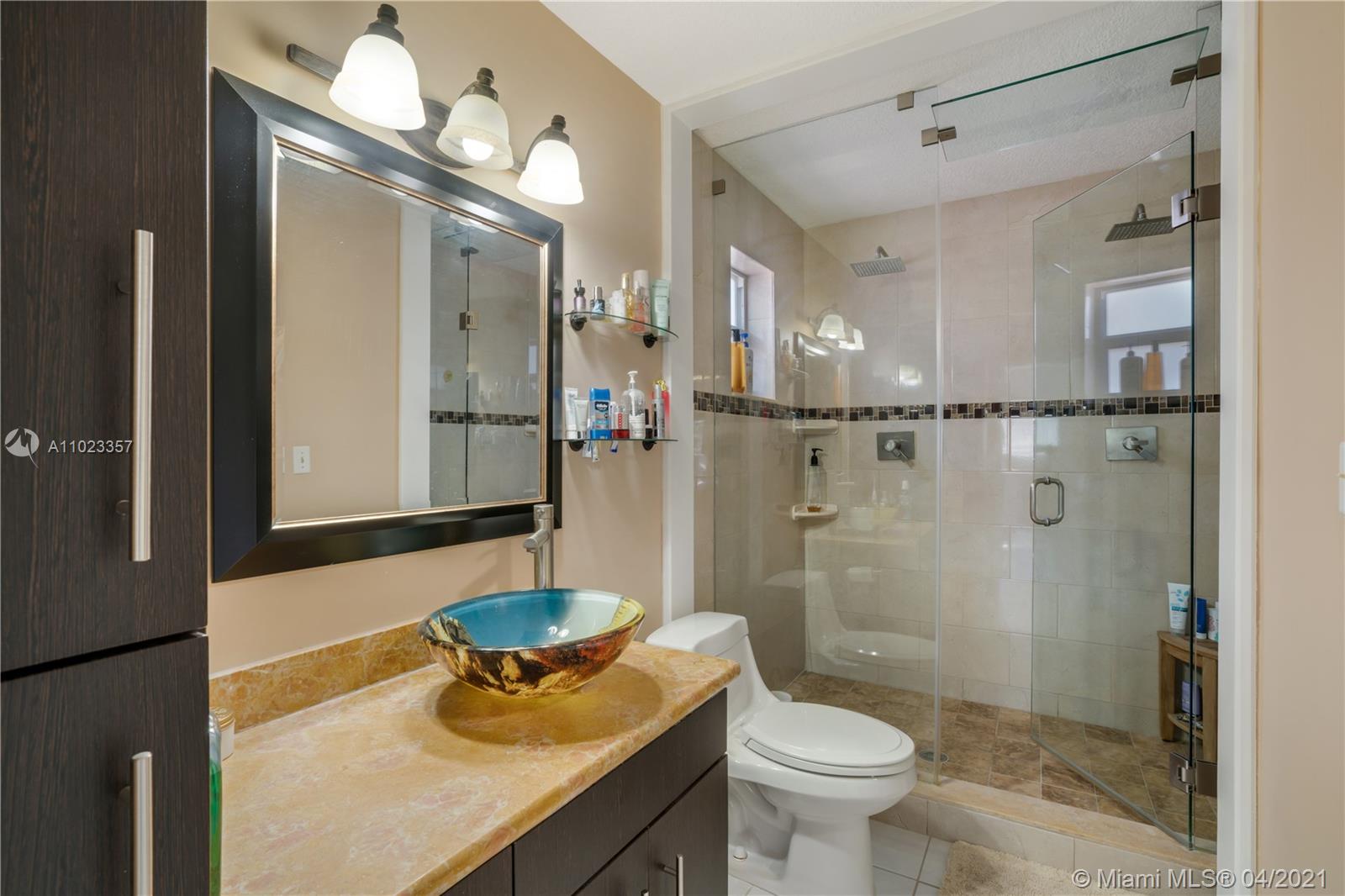 See details 3 / 2 2440 sq. ft. $ 2021-04-05 0 Photo