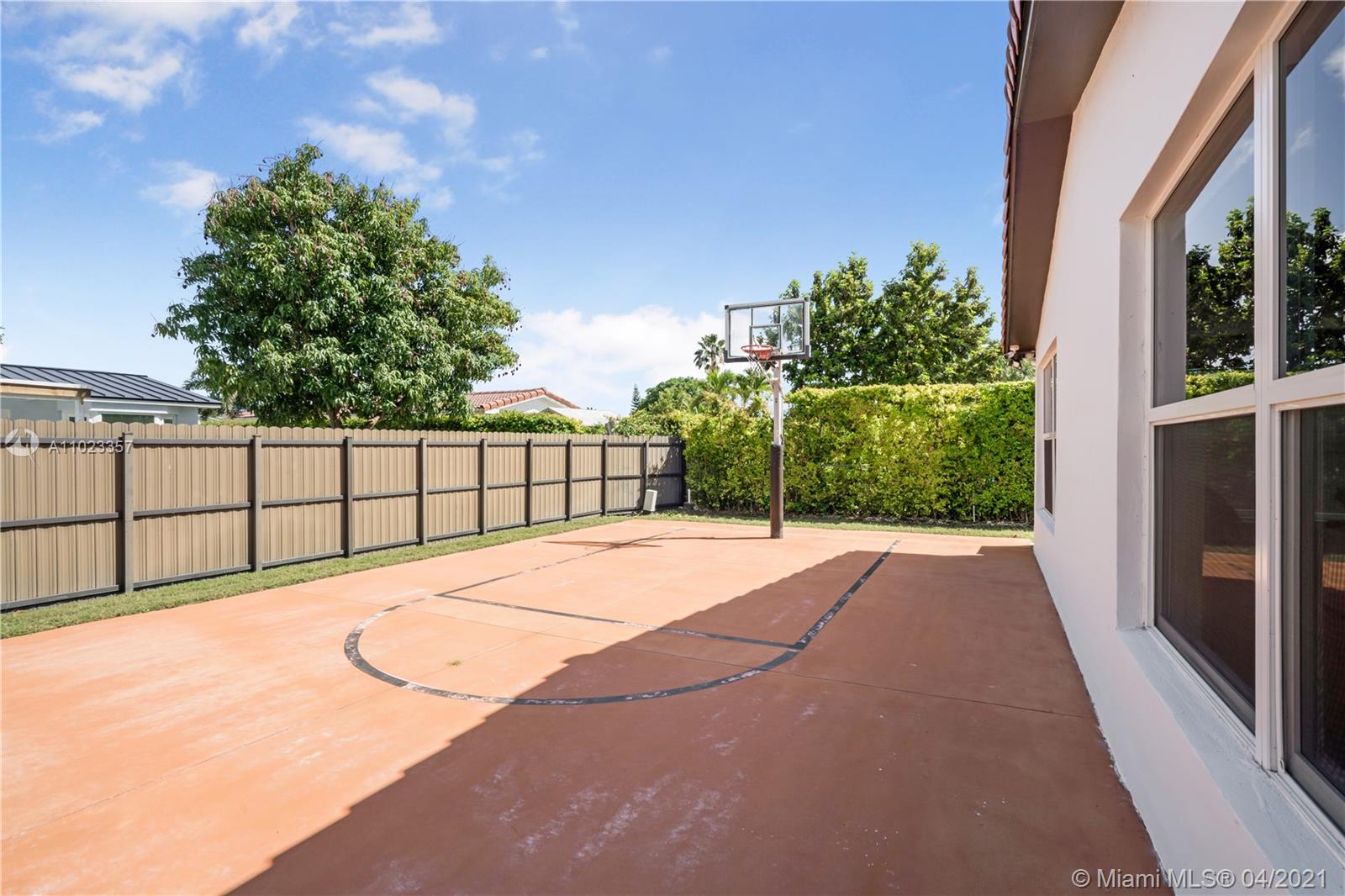See details 3 / 2 2440 sq. ft. $ 2021-04-05 0 Photo