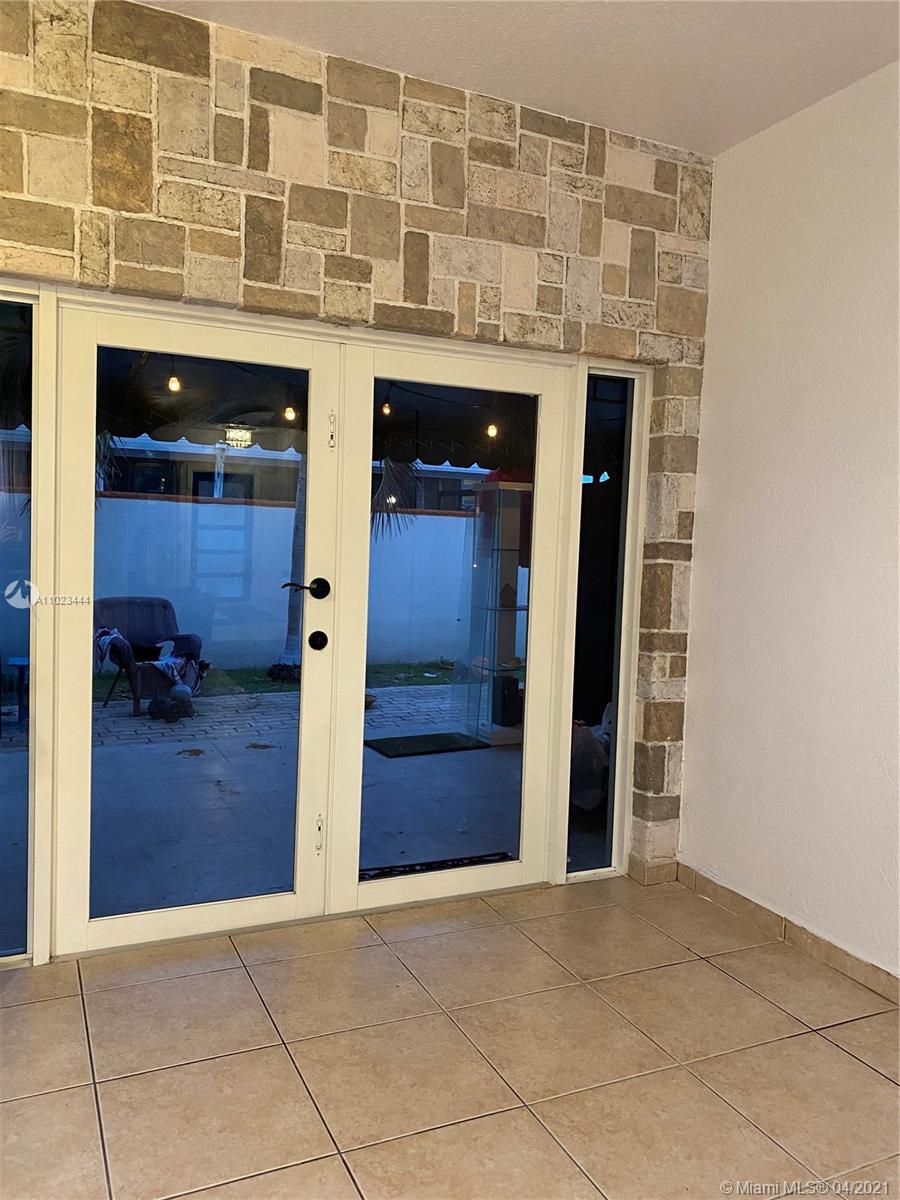 Ver detalles 4 / 3 1808 sq. ft. $ 2021-04-06 0 foto