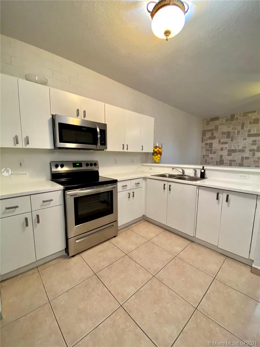 Ver detalles 4 / 3 1808 sq. ft. $ 2021-04-06 0 foto