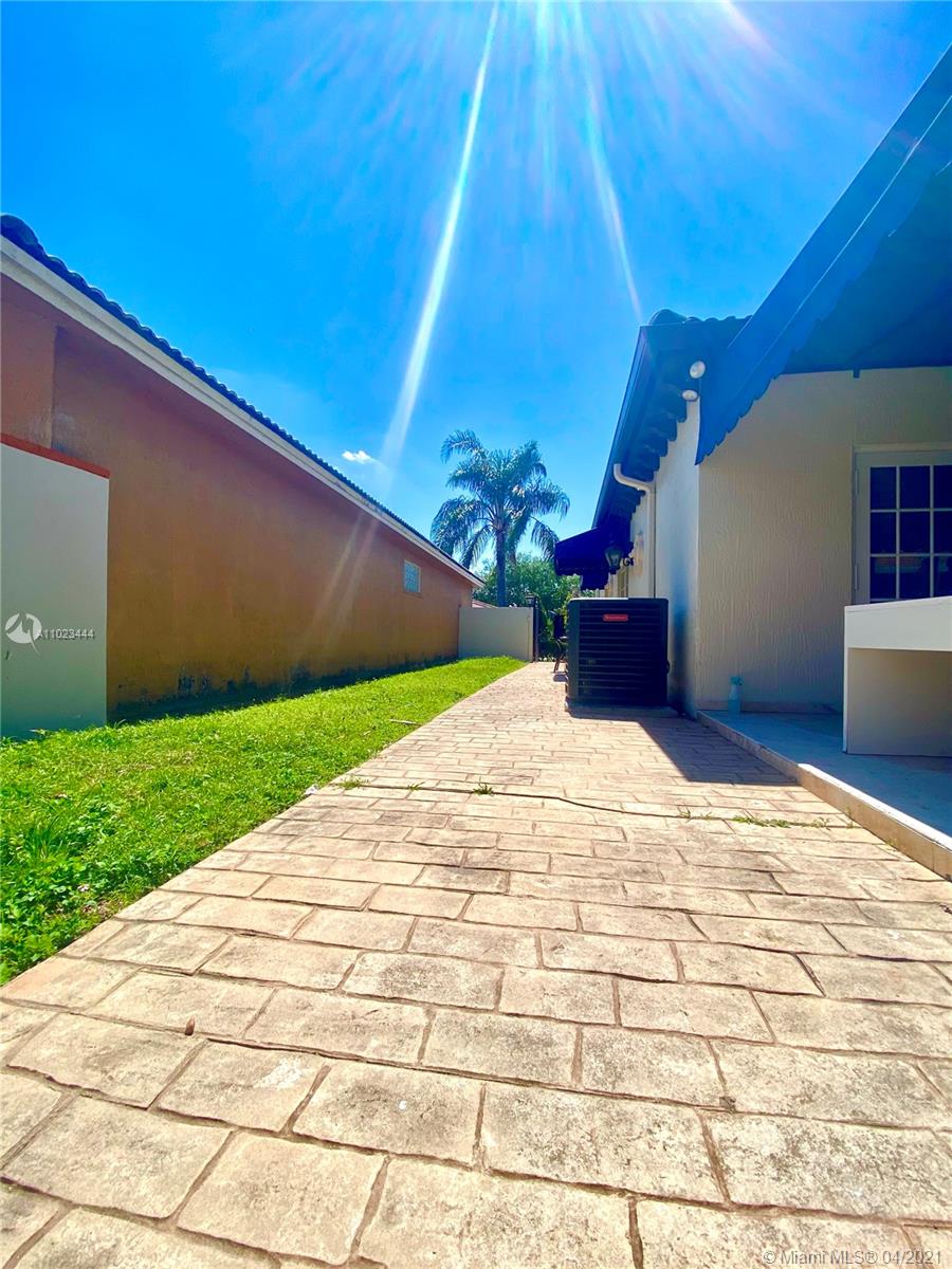 Ver detalles 4 / 3 1808 sq. ft. $ 2021-04-06 0 foto