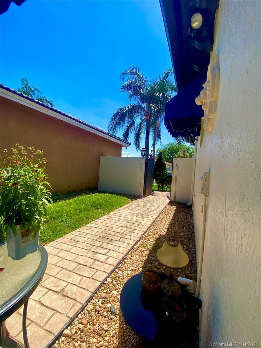 Ver detalles 4 / 3 1808 sq. ft. $ 2021-04-06 0 foto