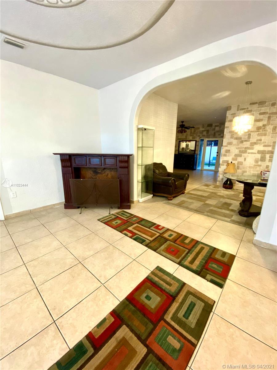 Ver detalles 4 / 3 1808 sq. ft. $ 2021-04-06 0 foto