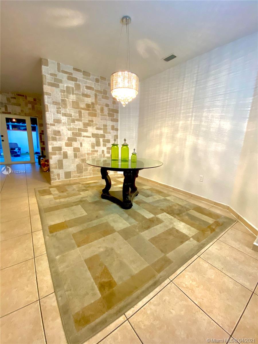 Ver detalles 4 / 3 1808 sq. ft. $ 2021-04-06 0 foto