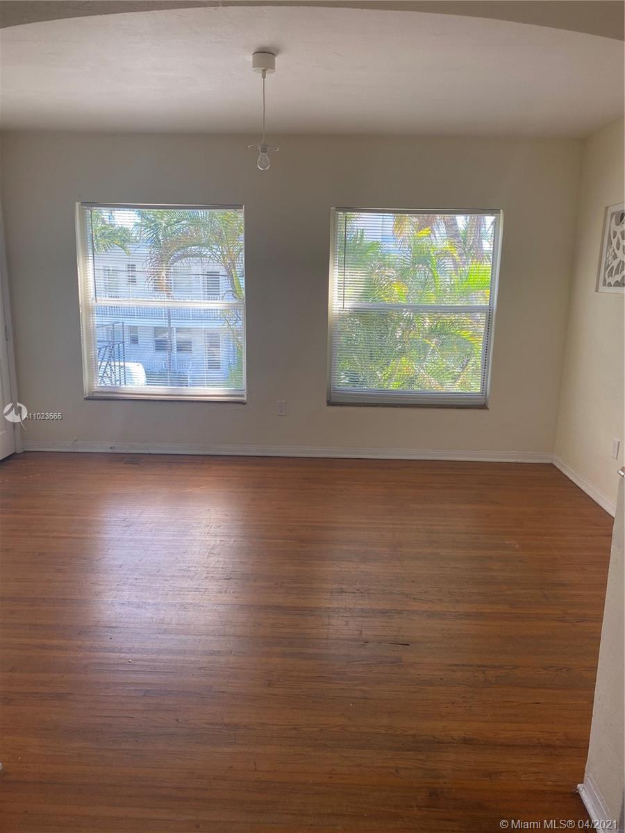See details / 3123 sq. ft. $ 2021-04-15 0 Photo