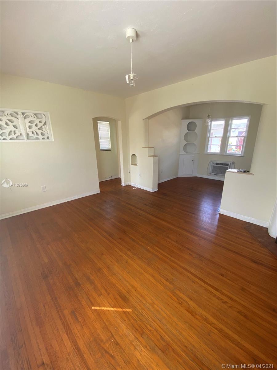 See details / 3123 sq. ft. $ 2021-04-15 0 Photo