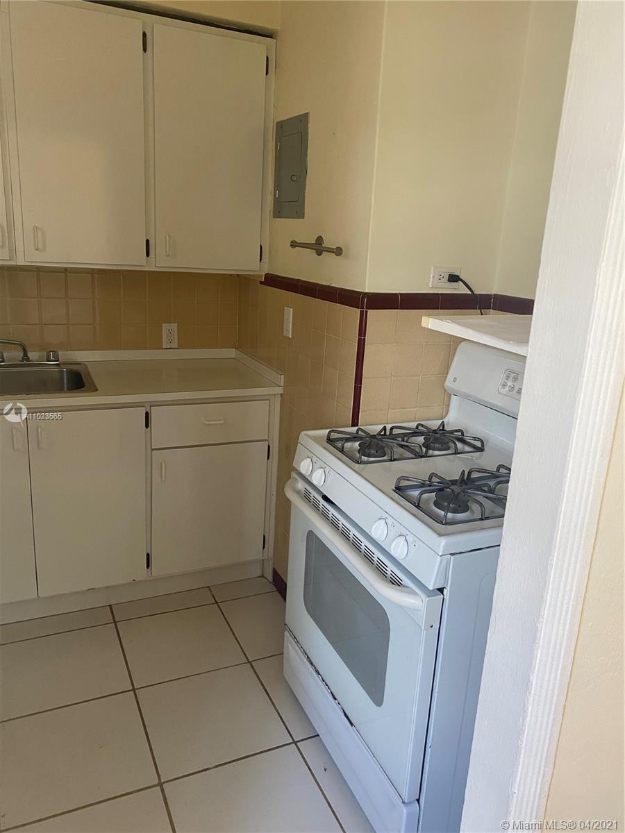 See details / 3123 sq. ft. $ 2021-04-15 0 Photo