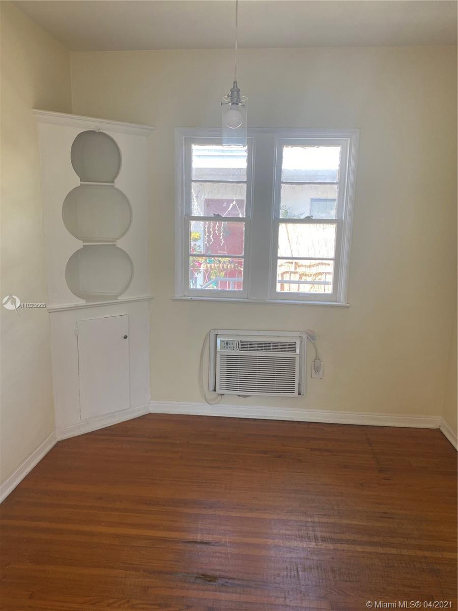 See details / 3123 sq. ft. $ 2021-04-15 0 Photo